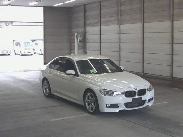 5090 BMW 3 SERIES 3B20 2014 г. (ARAI Bayside)